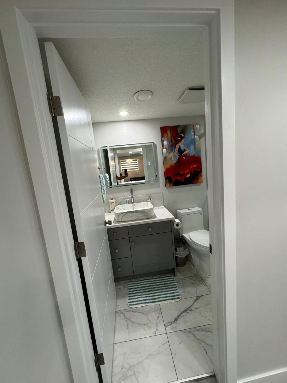 Apartment Hansbnb Near Airport Calgary